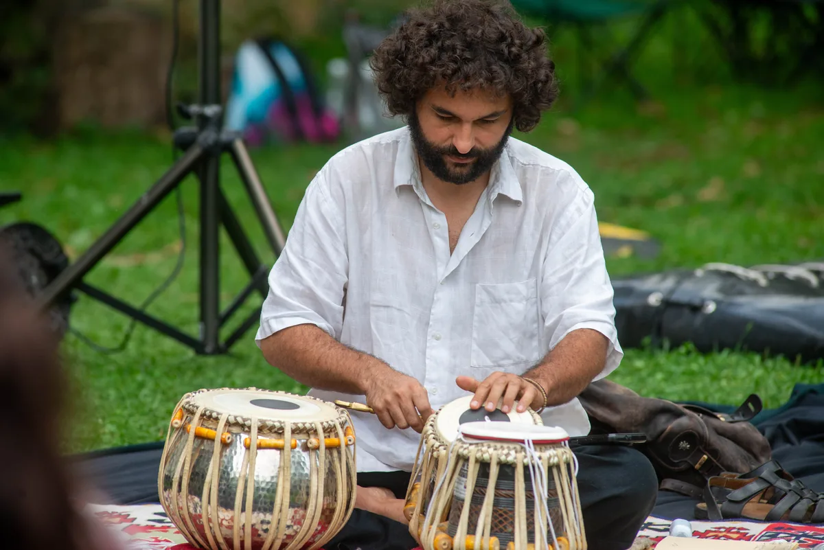 Film at the Manor — tabla indiană