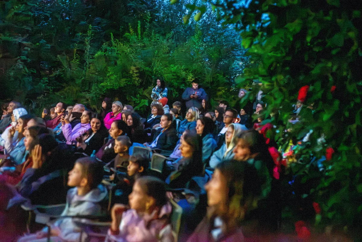 Film at the Manor — public la proiecția de seară
