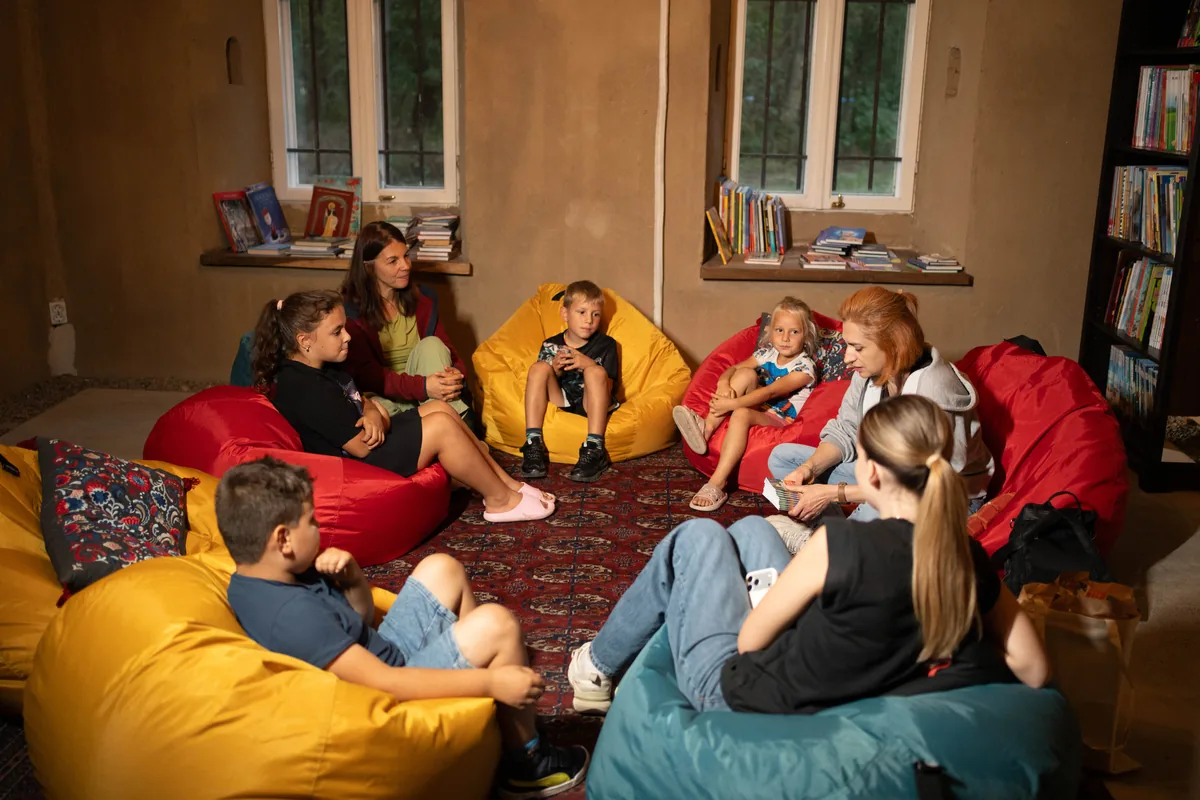 Film at the Manor — spațiu de lectură și relaxare