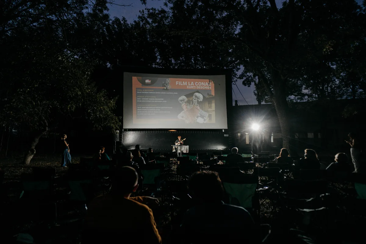 Film at the Manor — public la proiecția de seară